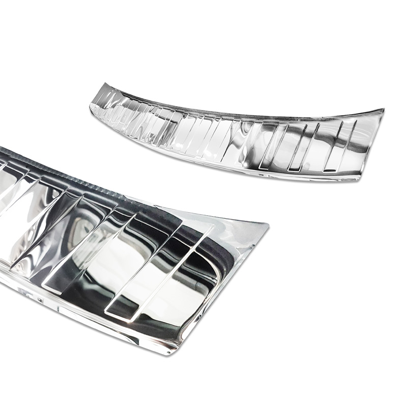 Protection de seuil arrière inox Chrome sur mesure pour Ford Kuga II 2013-2019 'Ribs'