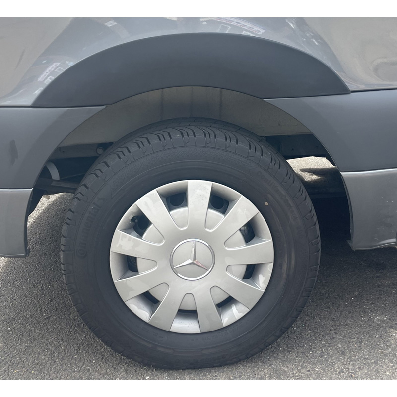 RGM Set extensions de garde-boue sur mesure pour Mercedes Sprinter 2018- (empattement court & loung) - Noir