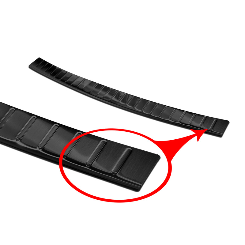Protection de seuil arrière inox noir sur mesure pour Volkswagen Touareg III (CR7) 2018- Incl. Facelift 'Ribs'