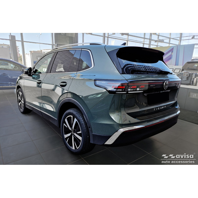 Protection de seuil arrière inox noir mat sur mesure pour Volkswagen Tiguan (CT1) 2024- 'Ribs'