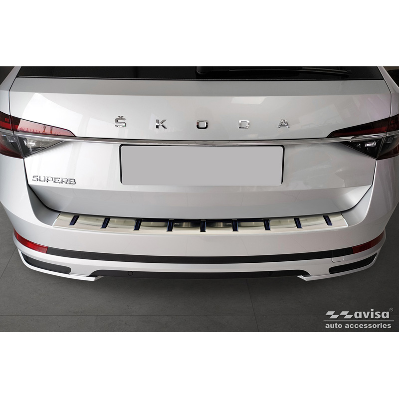 Protection de seuil arrière inox sur mesure pour Skoda Superb III Combi 2015-2023 incl. Scout 'STRONG EDITION'