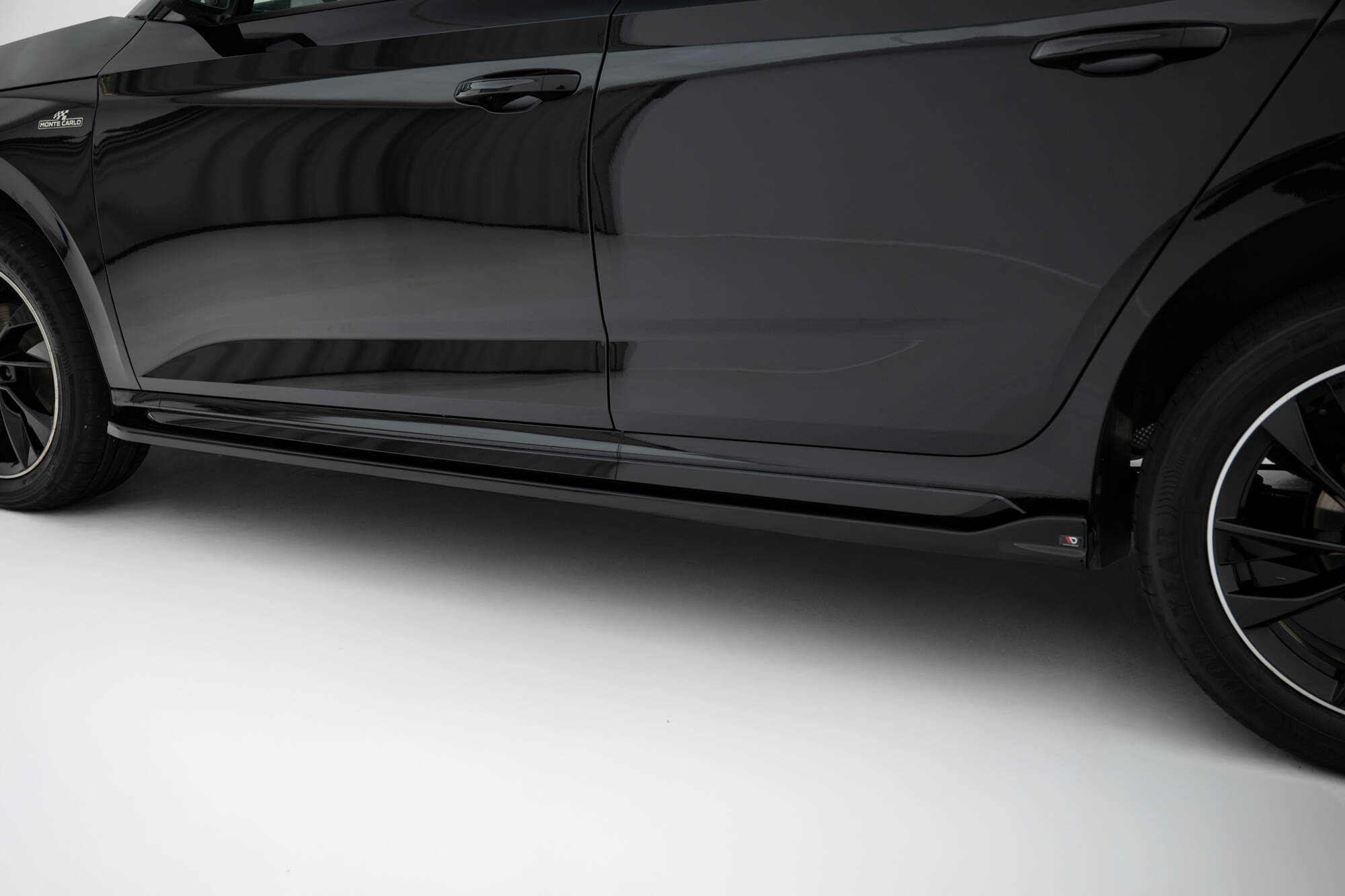 Bodykit passend voor Skoda Kamiq Monte Carlo MK1 Facelift Maxton Glanzend zwart