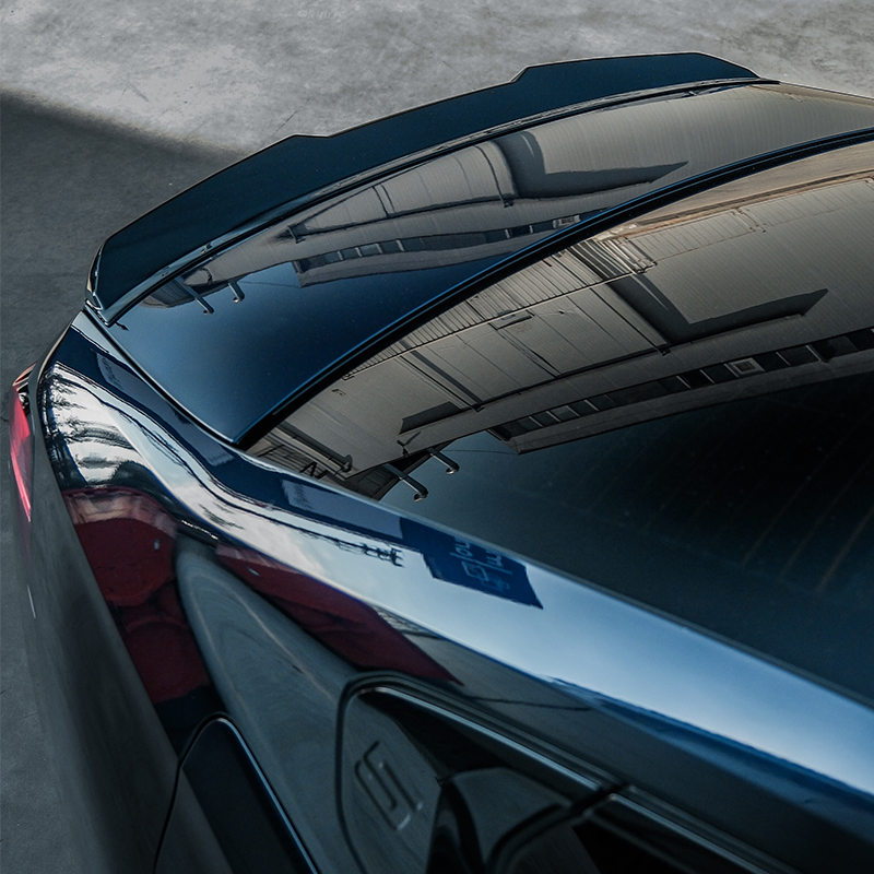 Oneway Kit carrosserie complet sur mesure pour BMW Serie-5 G60 Sedan M-Pack 2023- incl. i5 - Noir brillant
