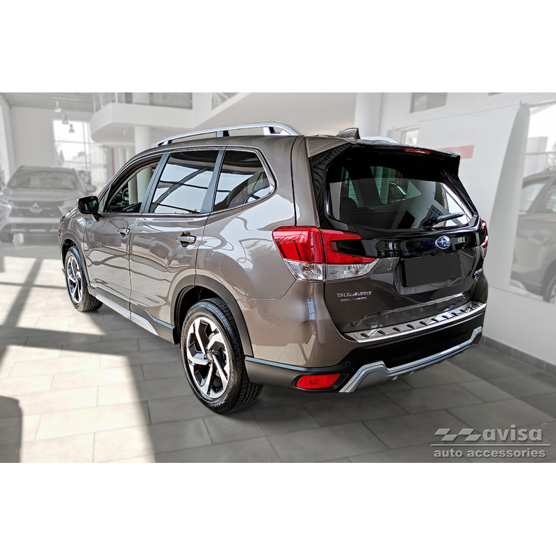 Protection de seuil arrière inox sur mesure pour Subaru Forester (SK) 2018-2024 'STRONG EDITION'