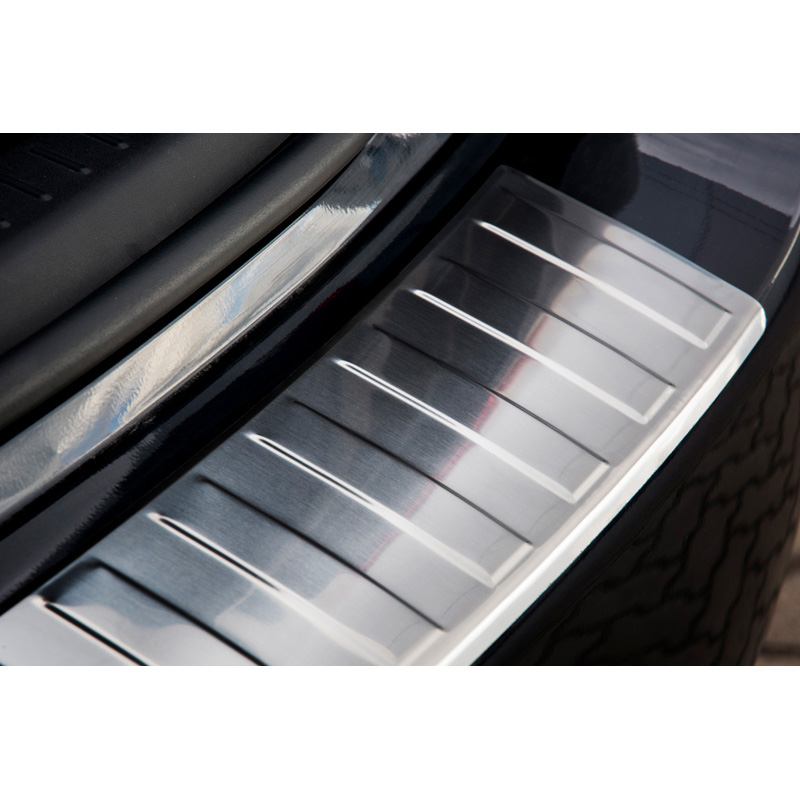 Protection de seuil arrière inox sur mesure pour Toyota Avensis III Sedan Facelift 2015- 'Ribs'