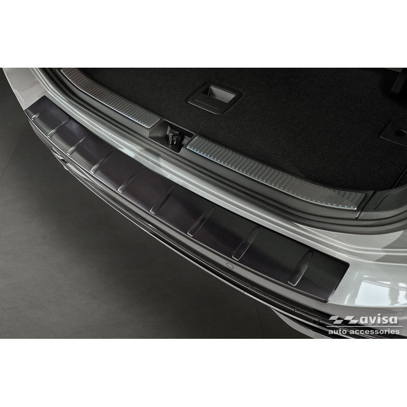 Protection de seuil arrière inox noir sur mesure pour Volkswagen Passat Variant (CJ5) 2023- 'Ribs'