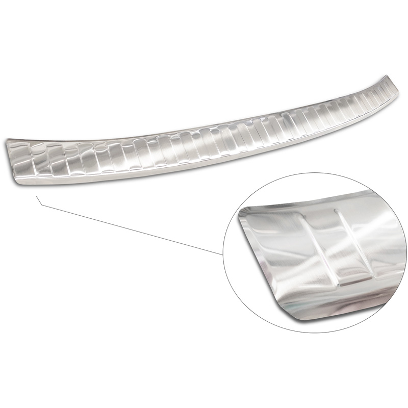 Protection de seuil arrière inox sur mesure pour Volkswagen Golf VIII Variant 2020-2024 & FL 2024- 'Ribs'