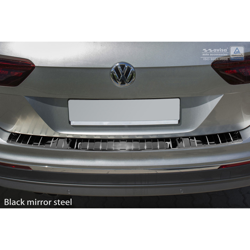 Protection de seuil arrière inox Noir-Chromé sur mesure pour Volkswagen Tiguan II incl. Allspace & R-Line 2016-2020 & FL 2020-2024 'Ribs'