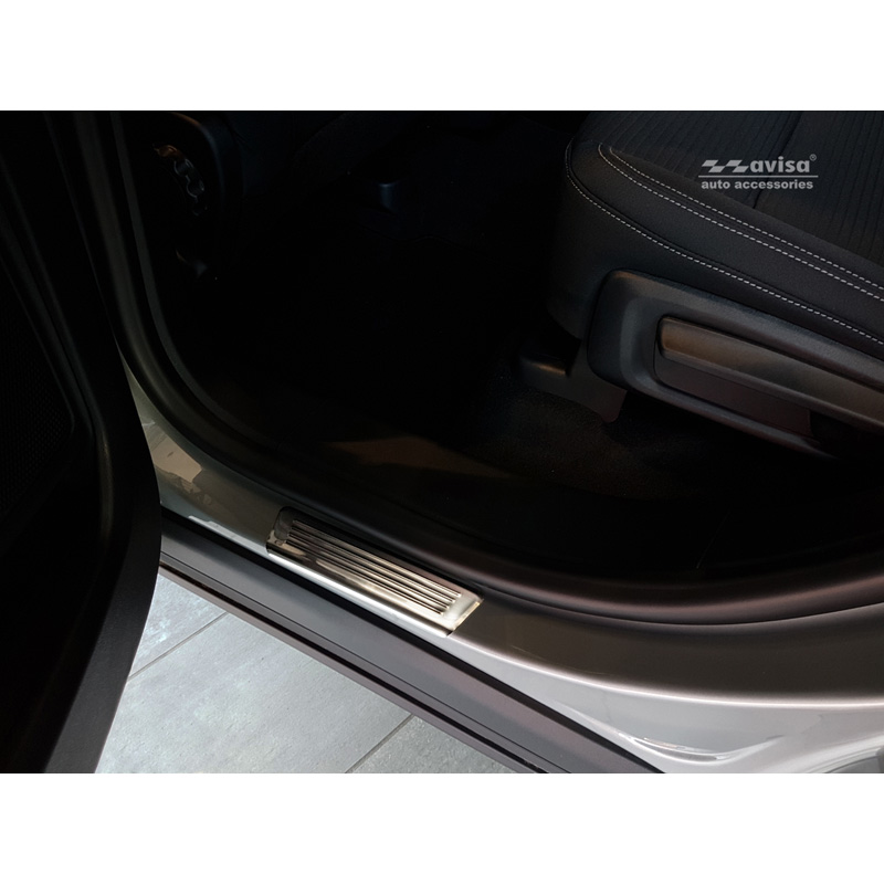 Seuils de portes inox sur mesure pour Ford Kuga III 2019-2024 & FL 2024- 'Lines' - 4-pièces