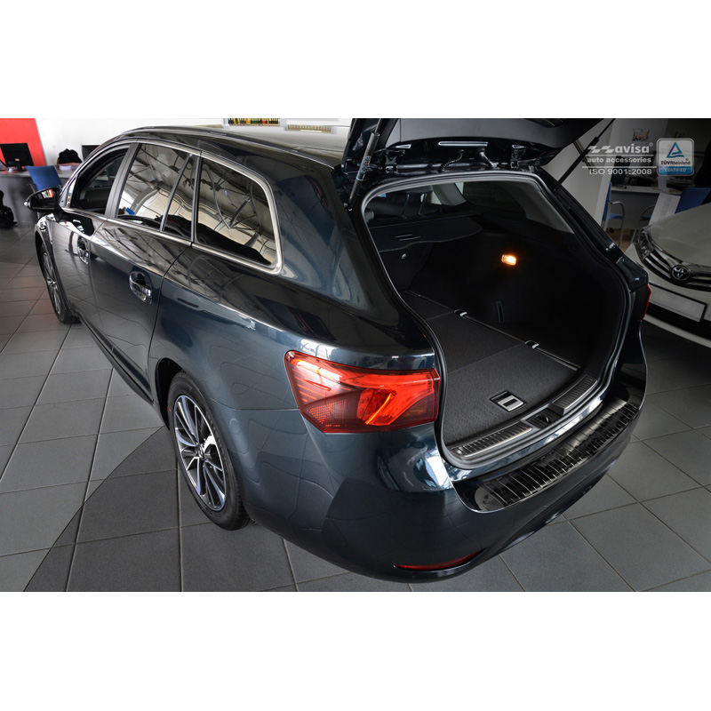 Protection de seuil arrière inox noir sur mesure pour Toyota Avensis III Facelift 2015- 'Ribs'