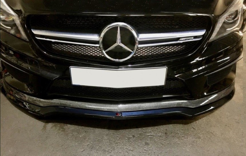 Voorspoiler Mercedes CLA 45 AMG Maxton Design glans zwart