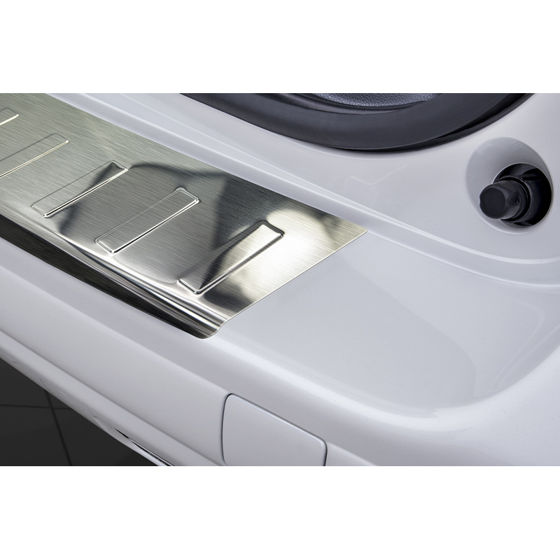 Protection de seuil arrière inox sur mesure pour Peugeot 5008 2009-2016 'Ribs'