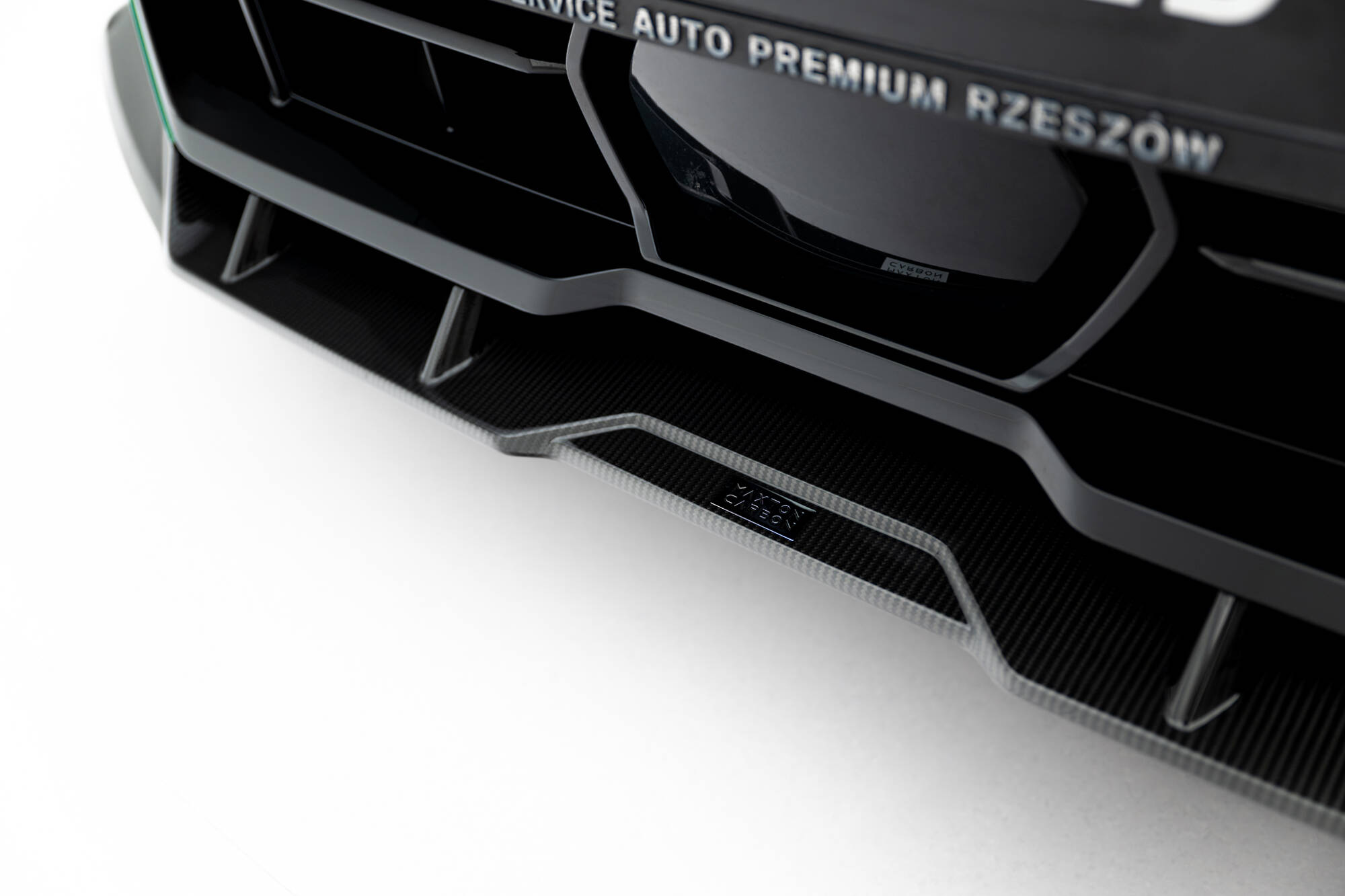 Carbon Fiber Voorspoiler passend voor BMW X5 M F95 Facelift Maxton