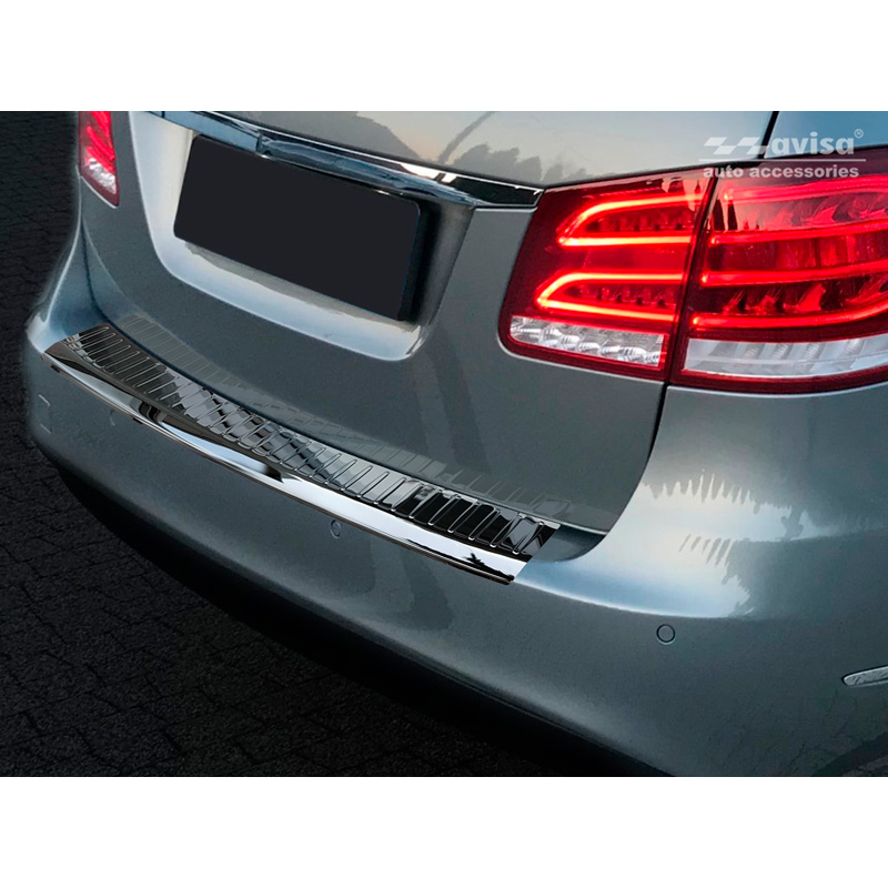 Protection de seuil arrière inox Noir-Chromé sur mesure pour Mercedes Classe-E W212 Kombi 2013-2016 'Ribs'