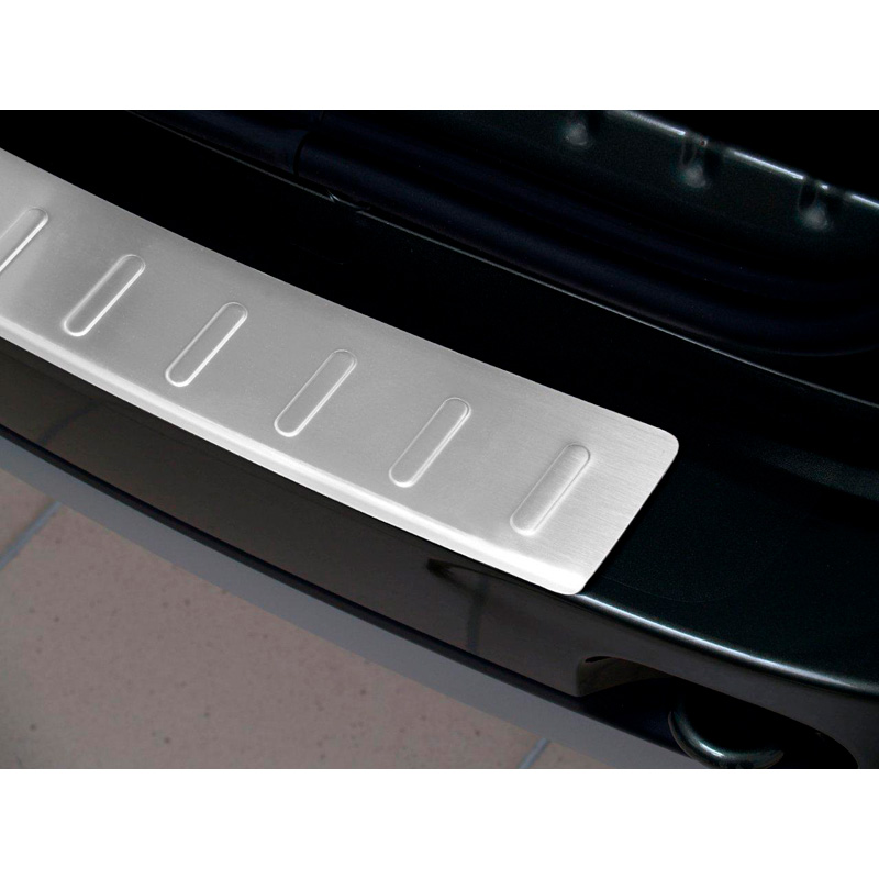Protection de seuil arrière inox sur mesure pour Dacia Duster 2010-2017 'Ribs'
