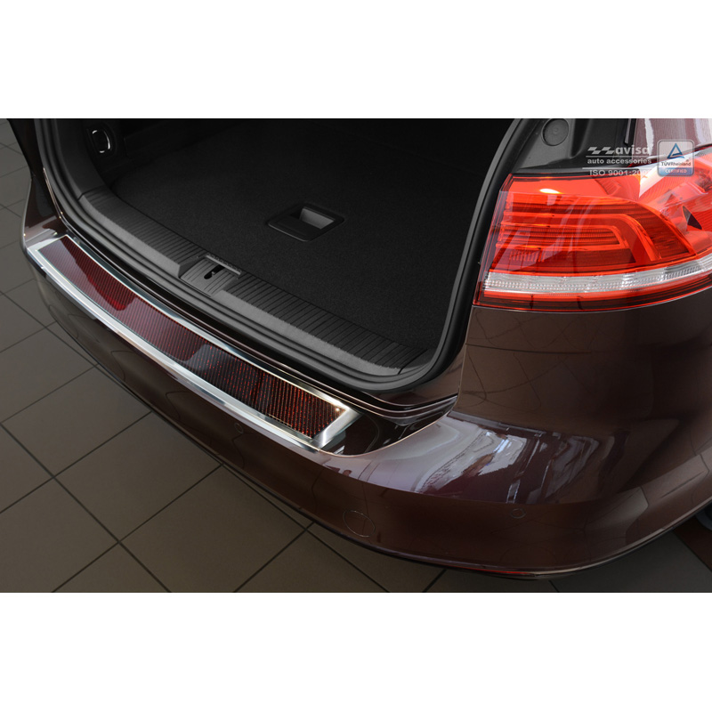 Protection de seuil arrière inox 'Deluxe' sur mesure pour Volkswagen Passat 3G Variant 2014-2023 Chromé/Carboné noir-rouge