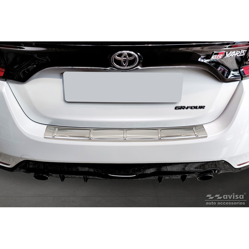 Protection de seuil arrière inox sur mesure pour Toyota Yaris IV 'GR' 2020- 'Ribs'