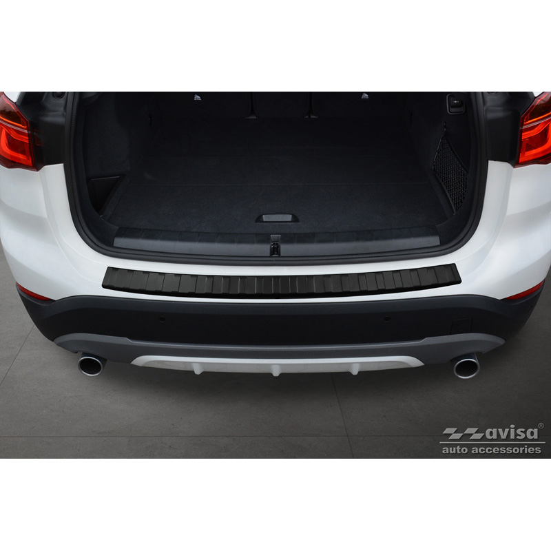 Protection de seuil arrière inox noir mat sur mesure pour BMW X1 (F48) 2015-2022 'Ribs'