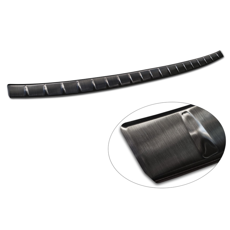 Protection de seuil arrière inox Noir sur mesure pour BMW X4 G02 FL 2021- avec Pacquet-M 'Ribs'