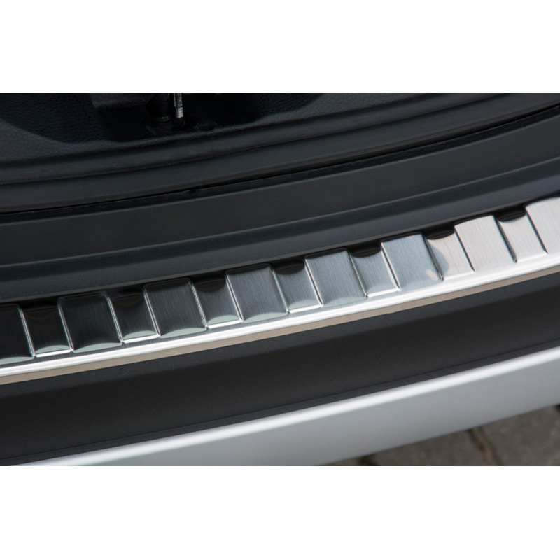 Protection de seuil arrière inox sur mesure pour Toyota RAV-4 2013-2015 'Ribs'