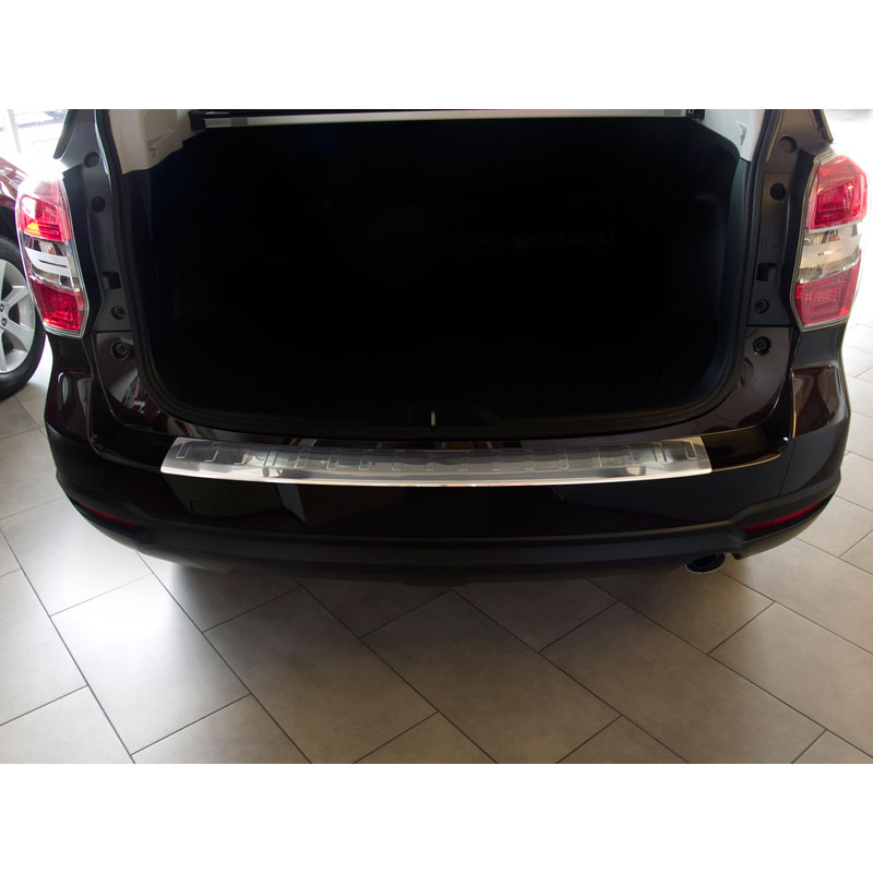 Protection de seuil arrière inox sur mesure pour Subaru Forester IV 2012-2015 & FL 2015-2018 'Ribs'