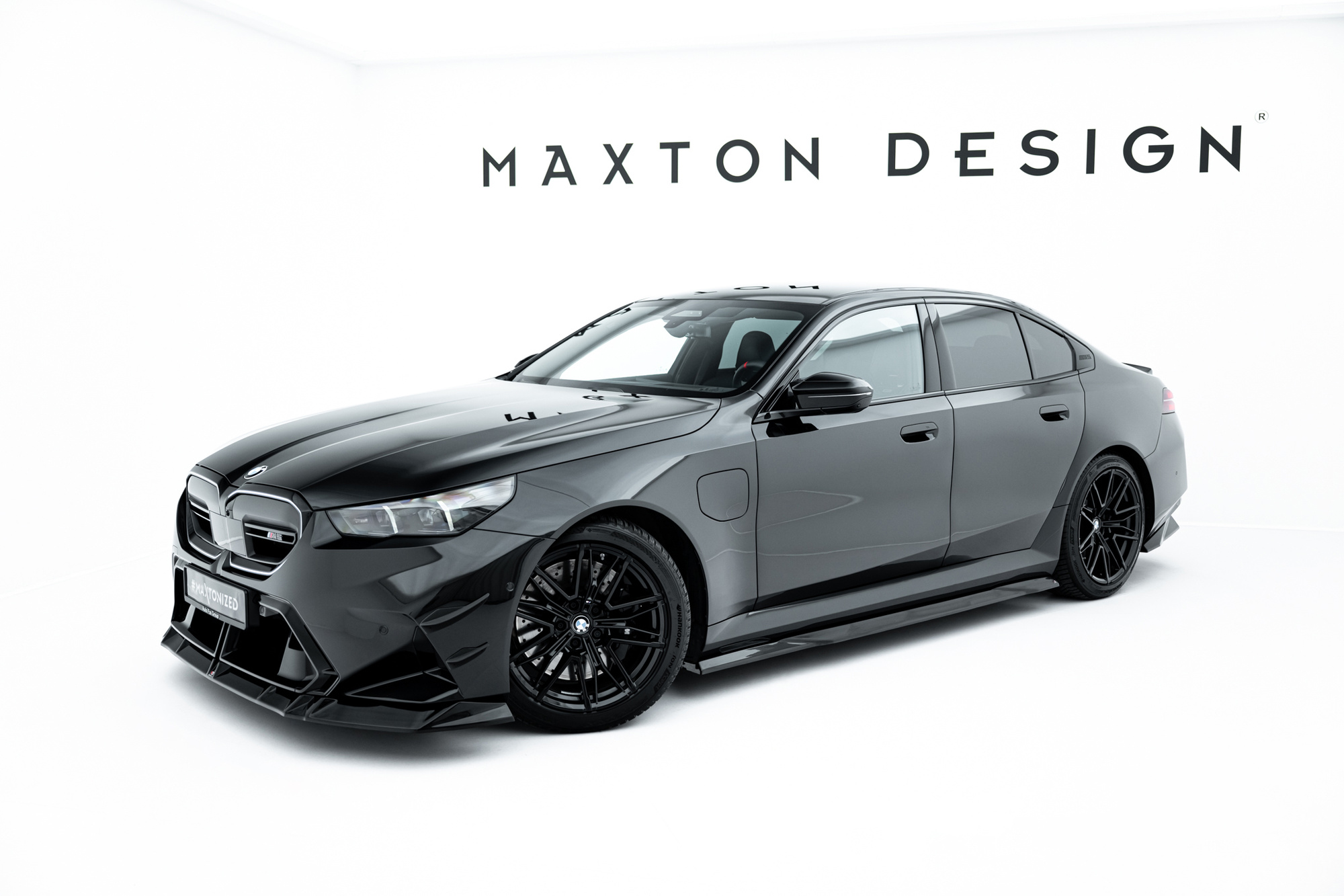 Bodykit passend voor BMW M5 G90 Maxton Glanzend zwart