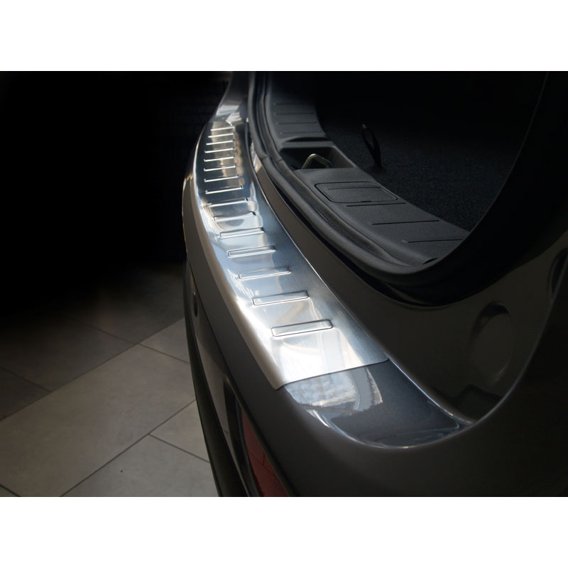 Protection de seuil arrière inox sur mesure pour Mitsubishi Outlander 2012-2015 'Ribs'