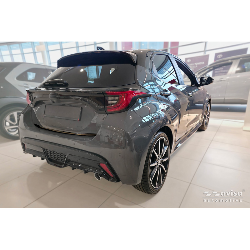 Avisa Moulure de hayon en Inox Noir Chrome sur mesure pour Toyota Yaris (P21) 2020-2024 & Facelift 2024-