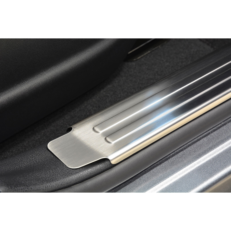Seuils de portes inoxydable sur mesure pour Nissan Juke 2010- - 'Lines' - 2-pièces