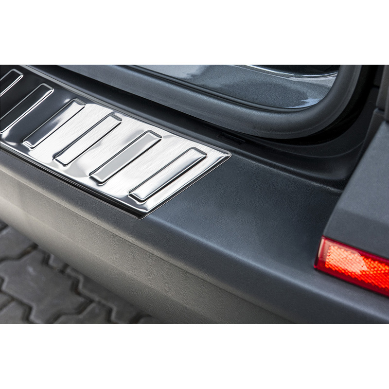 Protection de seuil arrière inox sur mesure pour Volkswagen Transporter T6 2015-2019 & FL 2019-2020 & T6.1 2020-2022  (hayon arrière) 'Ribs'
