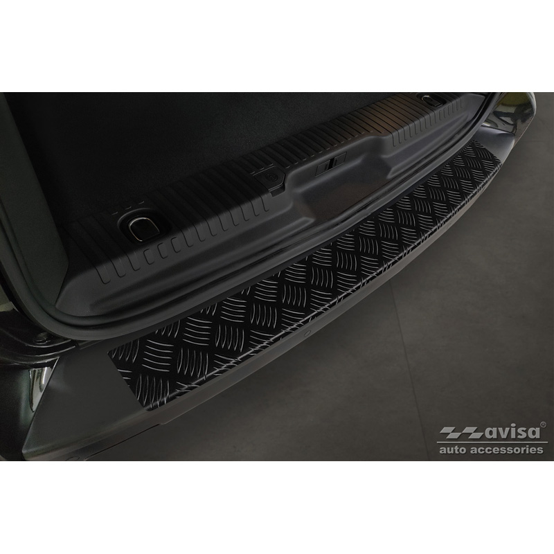 Protection de seuil arrière en aluminium noir mat sur mesure pour Citroën Space Tourer & Jumpy / Peugeot Traveller & Expert / Toyota Proace Verso 2016- / Opel Vivaro & Zafira Life 2019- (modèles avec dessus de pare-chocs non peint) 'Riffled Plate'