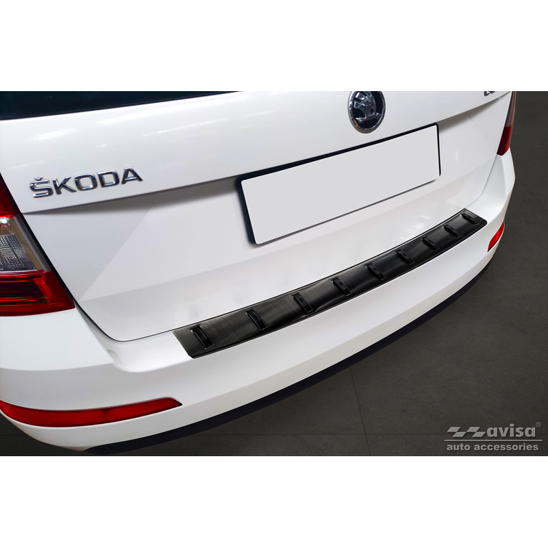 Protection de seuil arrière inox noir sur mesure pour Skoda Octavia III Combi 2013-2017 'STRONG EDITION'