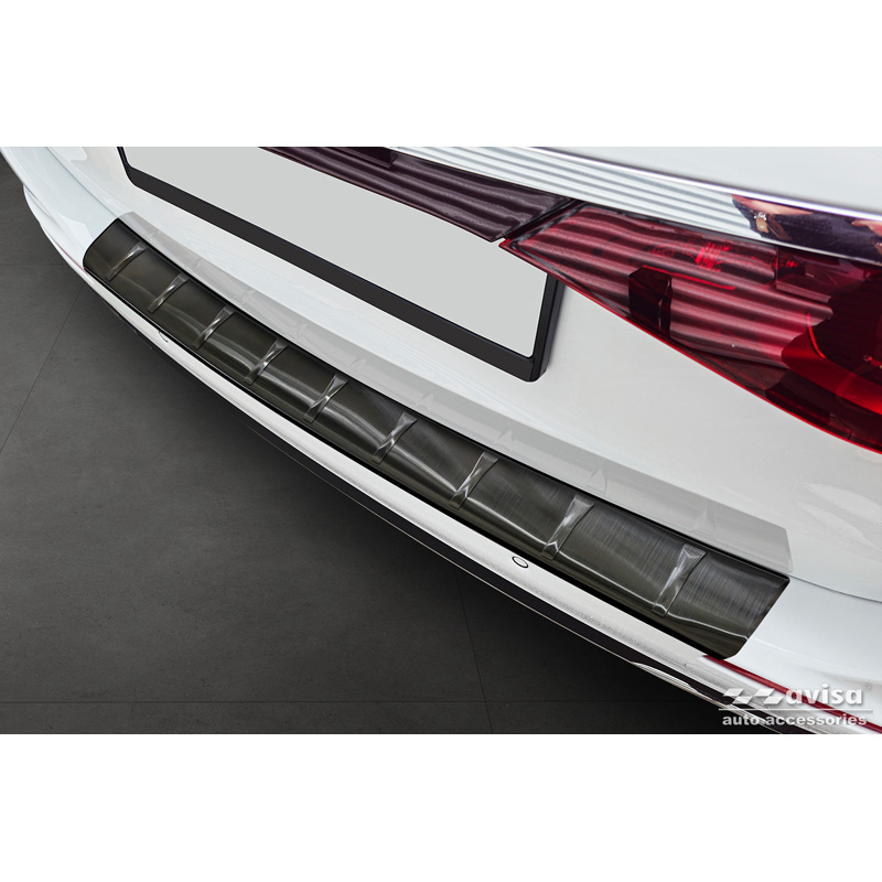 Protection de seuil arrière inox noir sur mesure pour Mercedes Classe-E (S214) Estate 2023- 'Ribs'