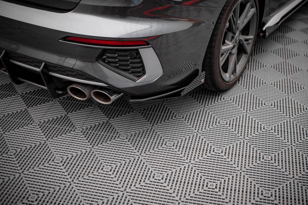 Street Pro Zijdiffusers met Canards Audi S3 8Y Limousine