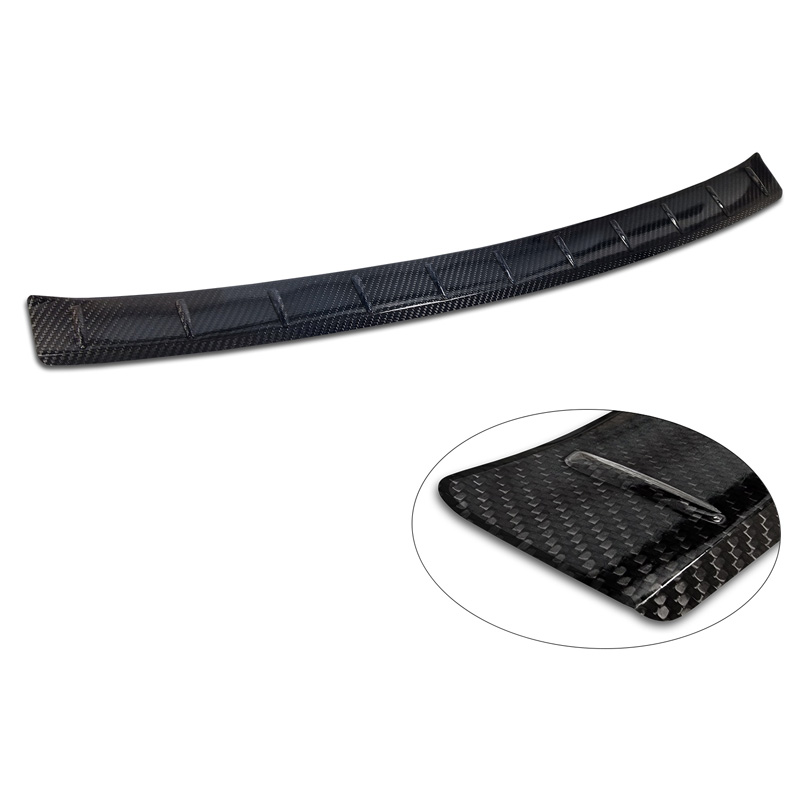Protection de seuil arrière carboné 3D sur mesure pour MG 5 SW (EV) 2022- 'Ribs'
