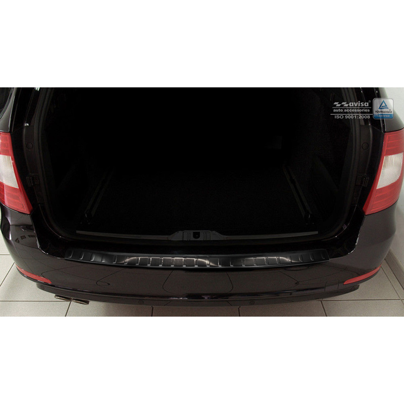 Protection de seuil arrière inox noir sur mesure pour Skoda Superb Kombi 2009-2013 'Ribs'