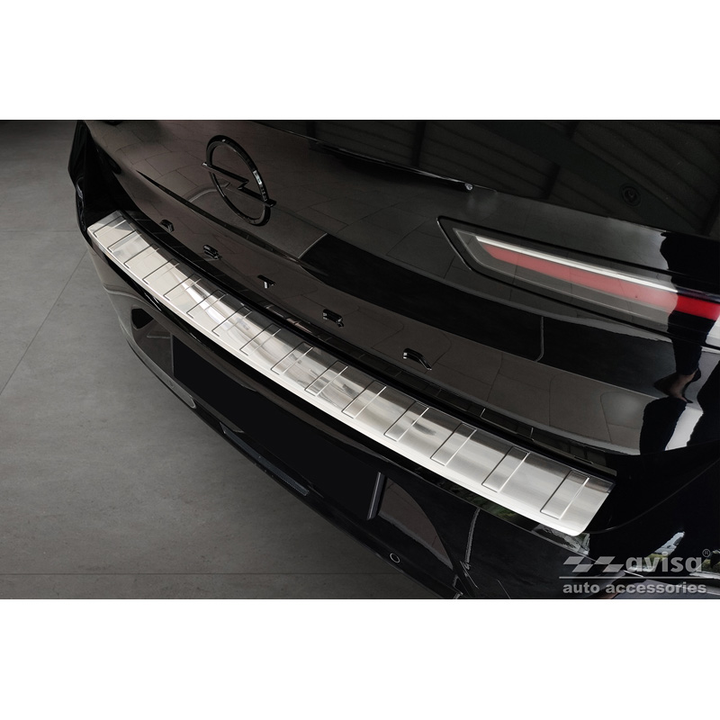 Protection de seuil arrière inox sur mesure pour Opel Astra L HB 5-portes 2021- 'Ribs'