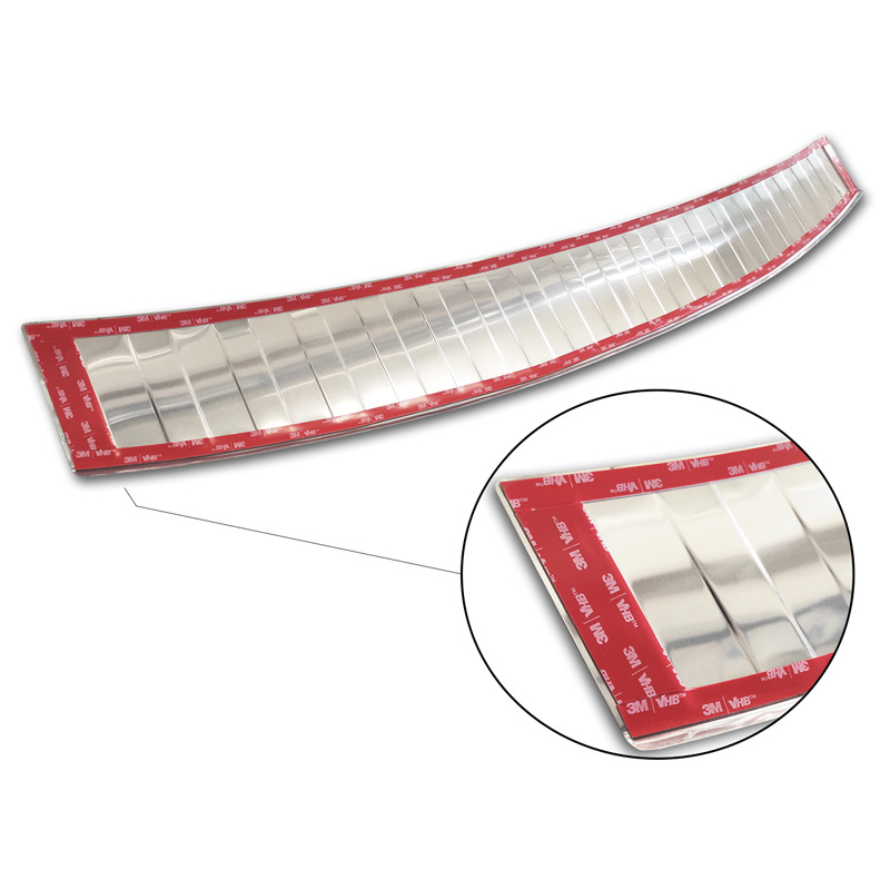 Protection de seuil arrière inox sur mesure pour Toyota RAV-4 FL 2008-2010 'Ribs' (Seulement avec roue de secours)