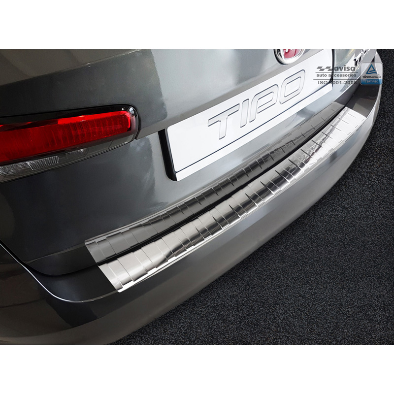Protection de seuil arrière inox sur mesure pour Fiat Tipo SW 2016-2020 & FL 2020- + Tipo SW Cross 2022- 'Ribs'
