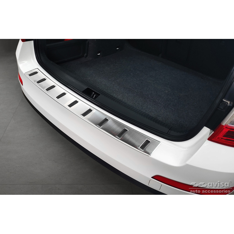 Protection de seuil arrière inox sur mesure pour Skoda Octavia III Combi 2013-2017 'STRONG EDITION'