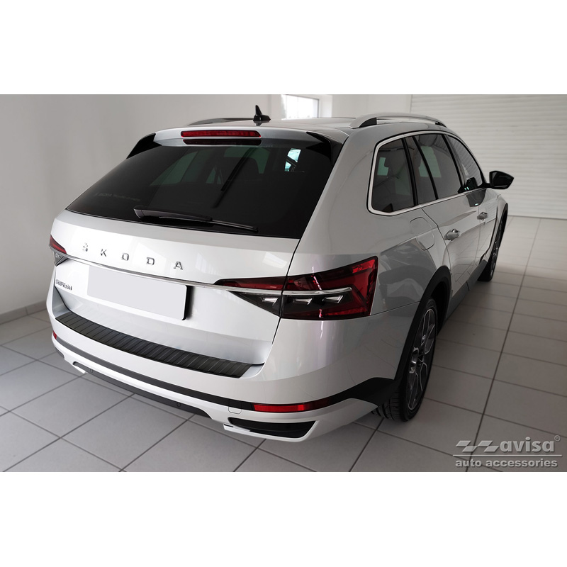 Protection de seuil arrière inox noir mat sur mesure pour Skoda Superb III Combi 2015-2019 & Facelift 2019-2024 incl. Scout 'Ribs'