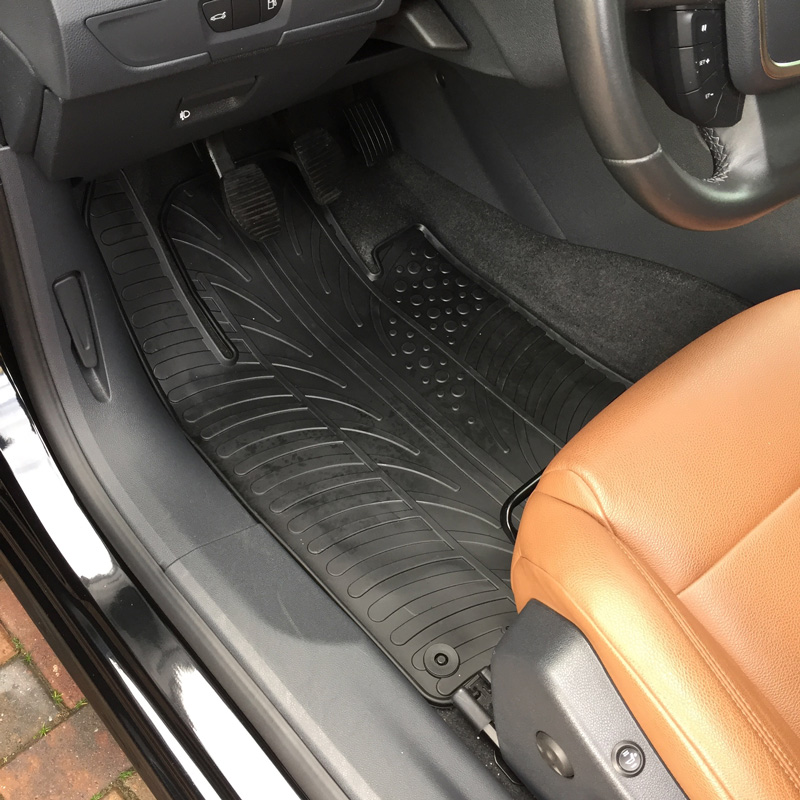 Set tapis de caoutchouc sur mesure pour Peugeot 508 2011-2018 (T profil 4-pièces + clips de montage)