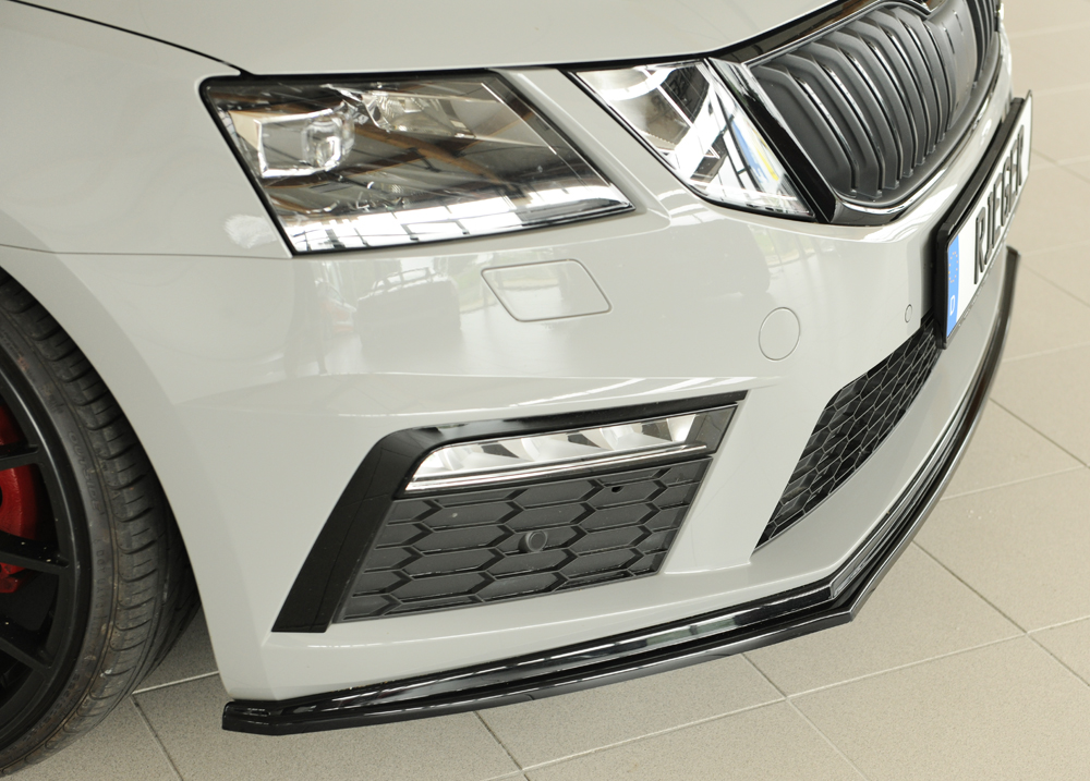 Spoilerzwaard Glossy Black Rieger Skoda Octavia RS 5E 2017-