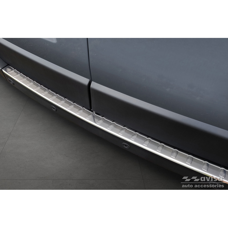 Protection de seuil arrière inox sur mesure pour Opel Movano / Renault Master III 2010-2018 & 2018-2021 'Ribs'