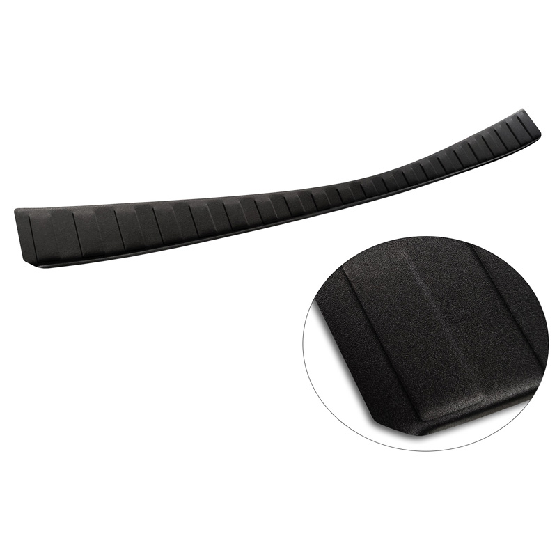 Protection de seuil arrière inox noir mat sur mesure pour Toyota Corolla XII Combi 2019- (incl. GR Sport) & Suzuki Swace Combi 2020- 'Ribs'