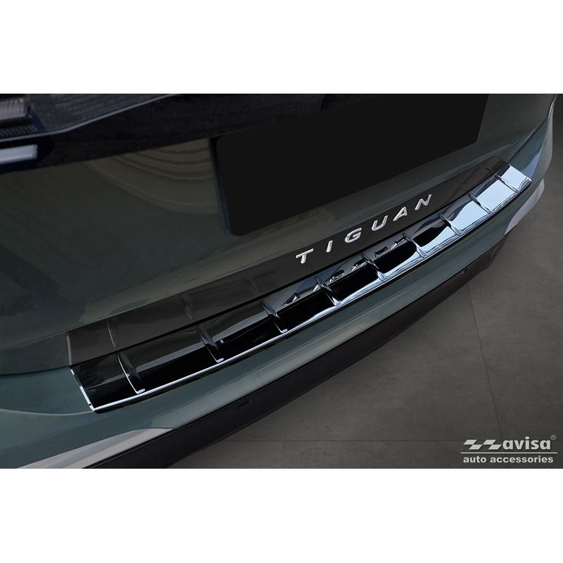 Protection de seuil arrière inox Noir-Chromé sur mesure pour Volkswagen Tiguan (CT1) 2024- 'Ribs'