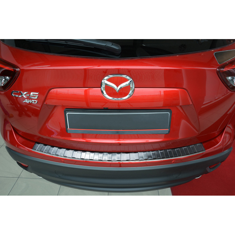 Protection de seuil arrière inox noir sur mesure pour Mazda CX-5 2012-2017 'Ribs'