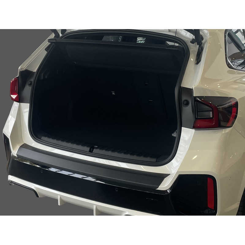 Protection de seuil arrière (ABS) sur mesure pour BMW X1 (U11) 'M' Sport 2022- Noir