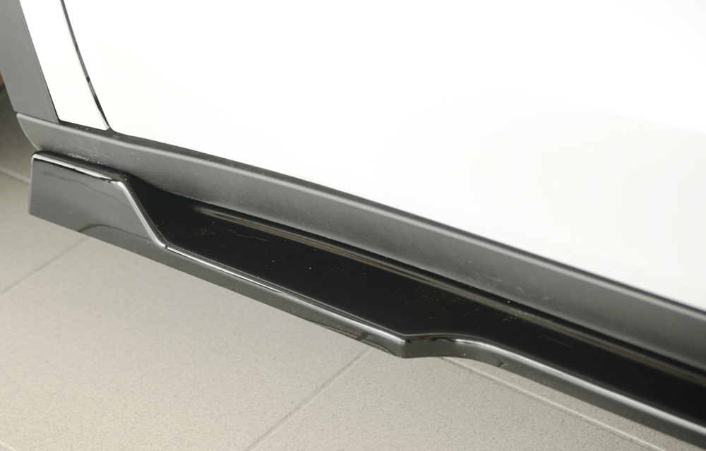 Zijskirts Tesla Model Y Rieger Glans Zwart