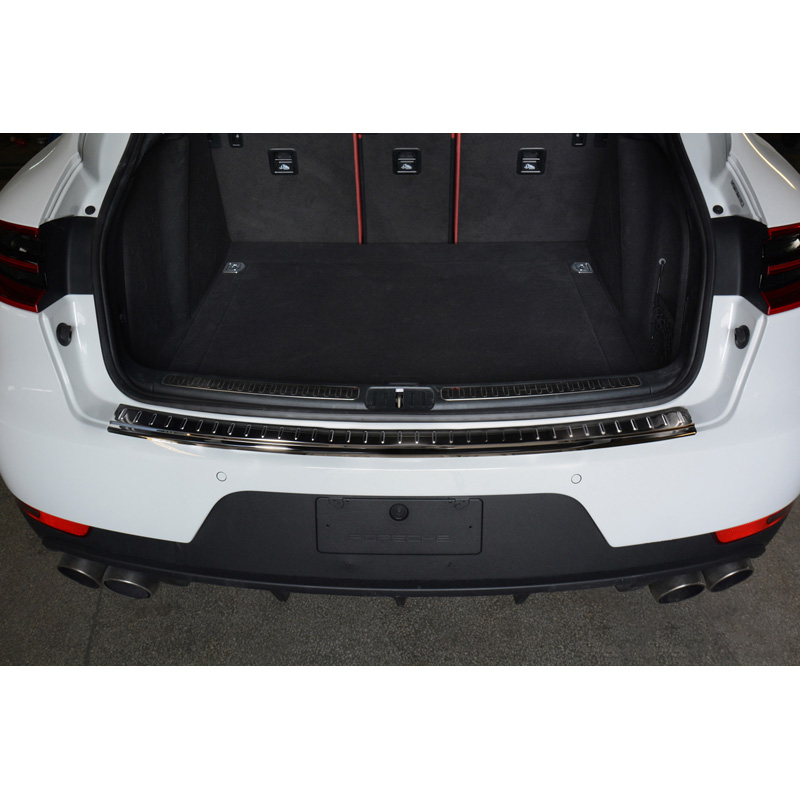 Protection de seuil arrière inox noir sur mesure pour Porsche Macan 2013- 'Ribs'